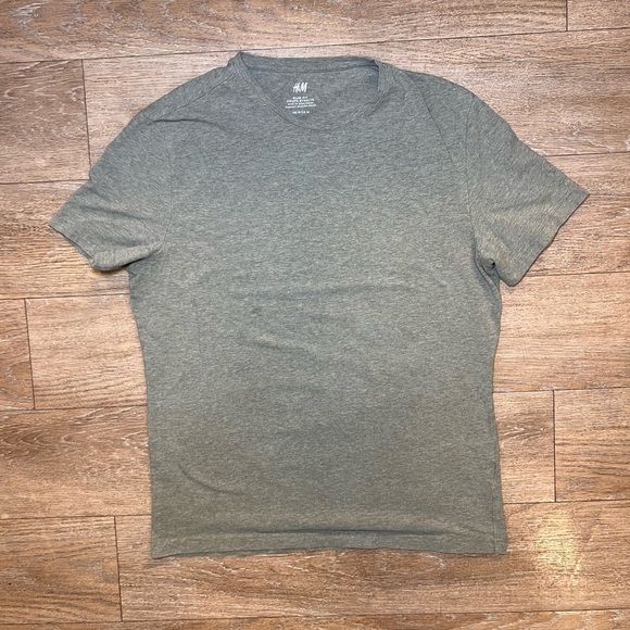 H&M Men Short Sleeve Tee Classic Crew Neck size medium - Picture 1 of 3